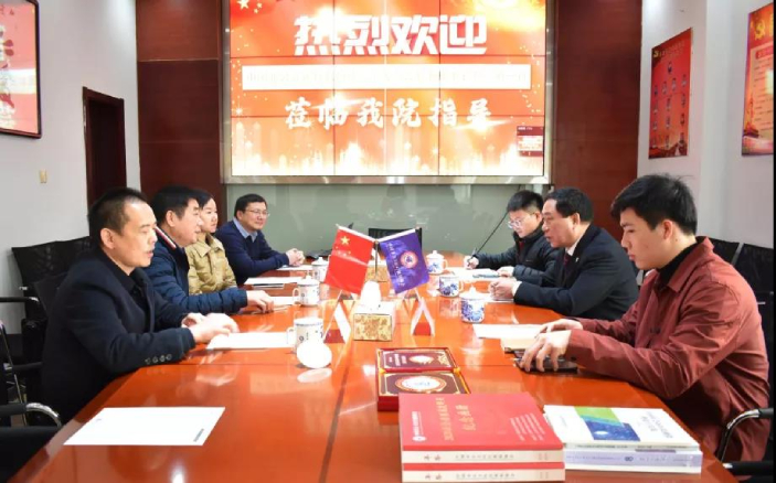 行業調研丨中國非公立醫療機構協會領導一行蒞臨湖南泰和醫院調研指導工作