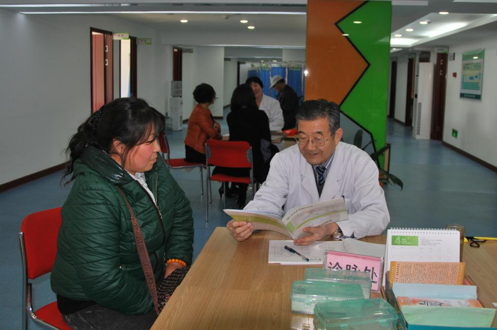 北京北亚骨科医院资深专家免费为体检者解读体检报告