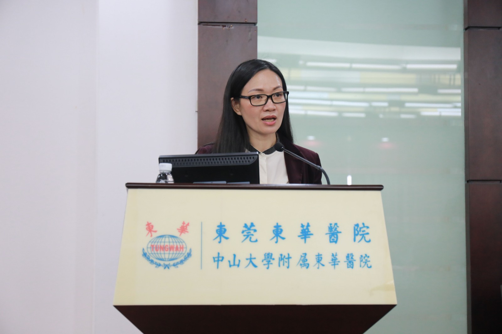图2 市人民医院科教科阮雪玲科长讲话.JPG