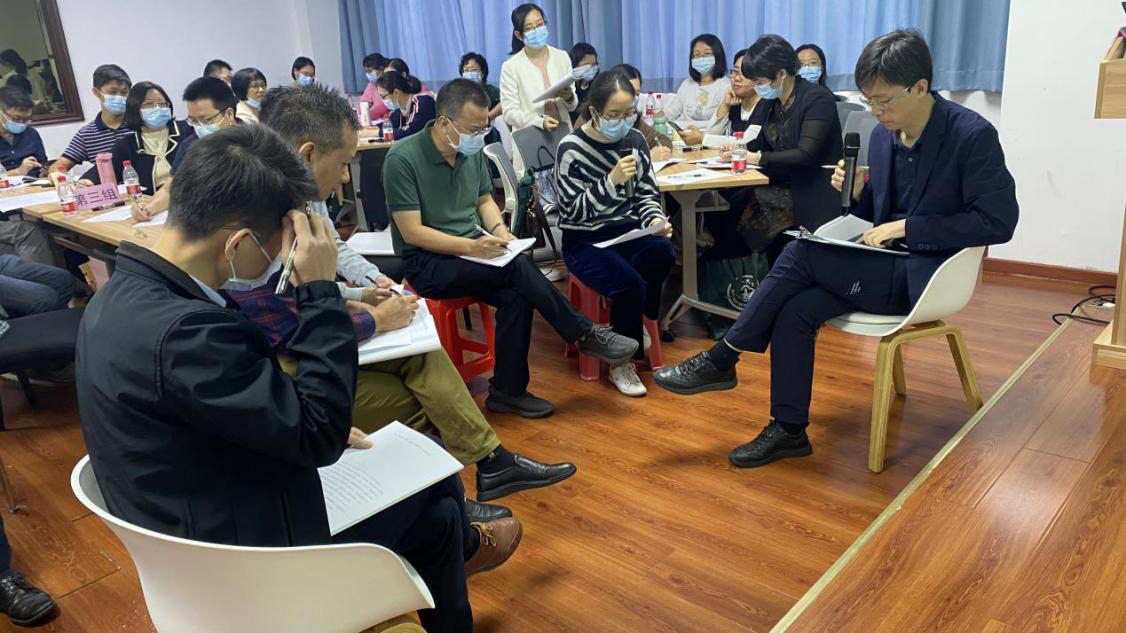图4-1 模拟问诊.p
                    </div>

                </div>
            </div>
            <div class=
